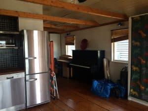 Kitchen, piano, bed-cupboard